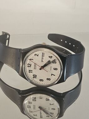 Vintage Swatch  Black Analog Wristwatch with White Dial